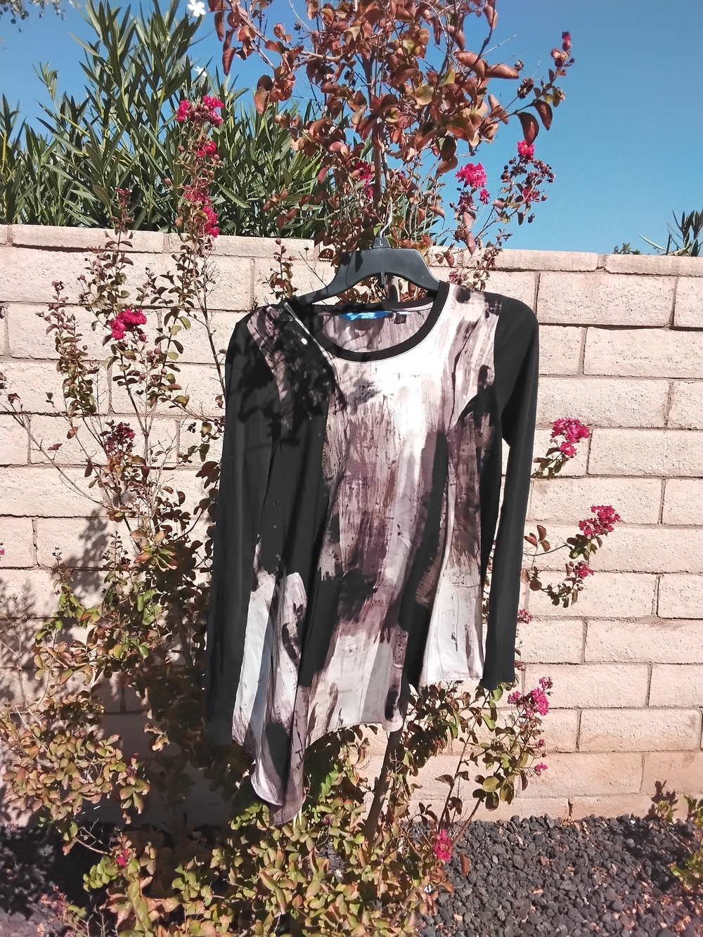 Simply Vera Vera Wang Black and Gray Abstract Long Sleeve Tee